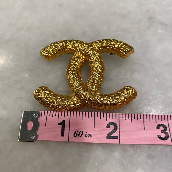 Authentic Chanel CC gold pin - Picture 5 of 8